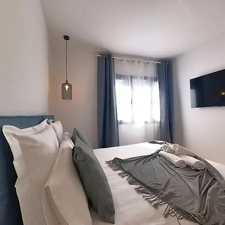 Myhome Urban Apartments-air Conditioning-city Center Apartment